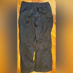 Helly Hansen snow pants.  Medium